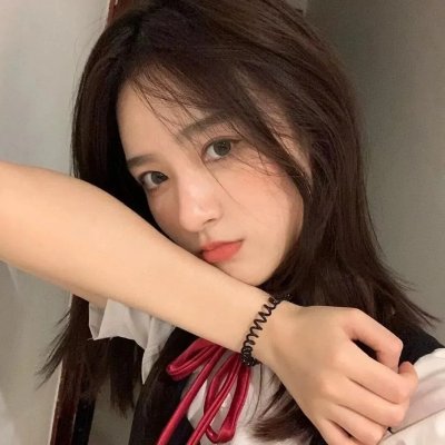 孤岛月光:她们三人的逃生游戏